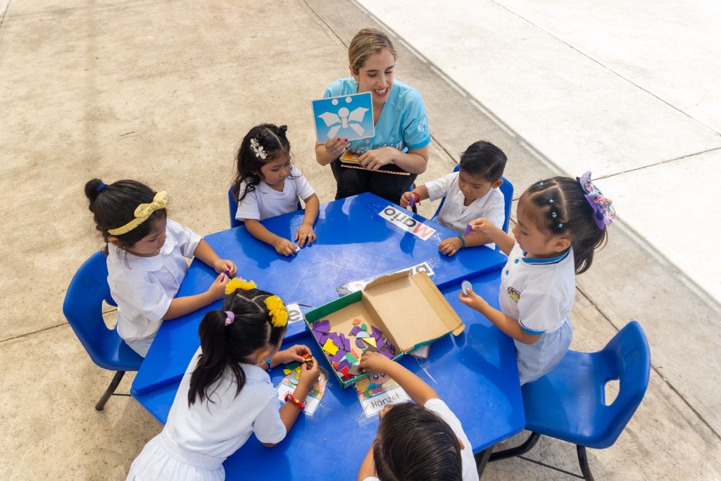 Realizan feria didáctica para reforzar el inglés en niñas y niños de Preescolar